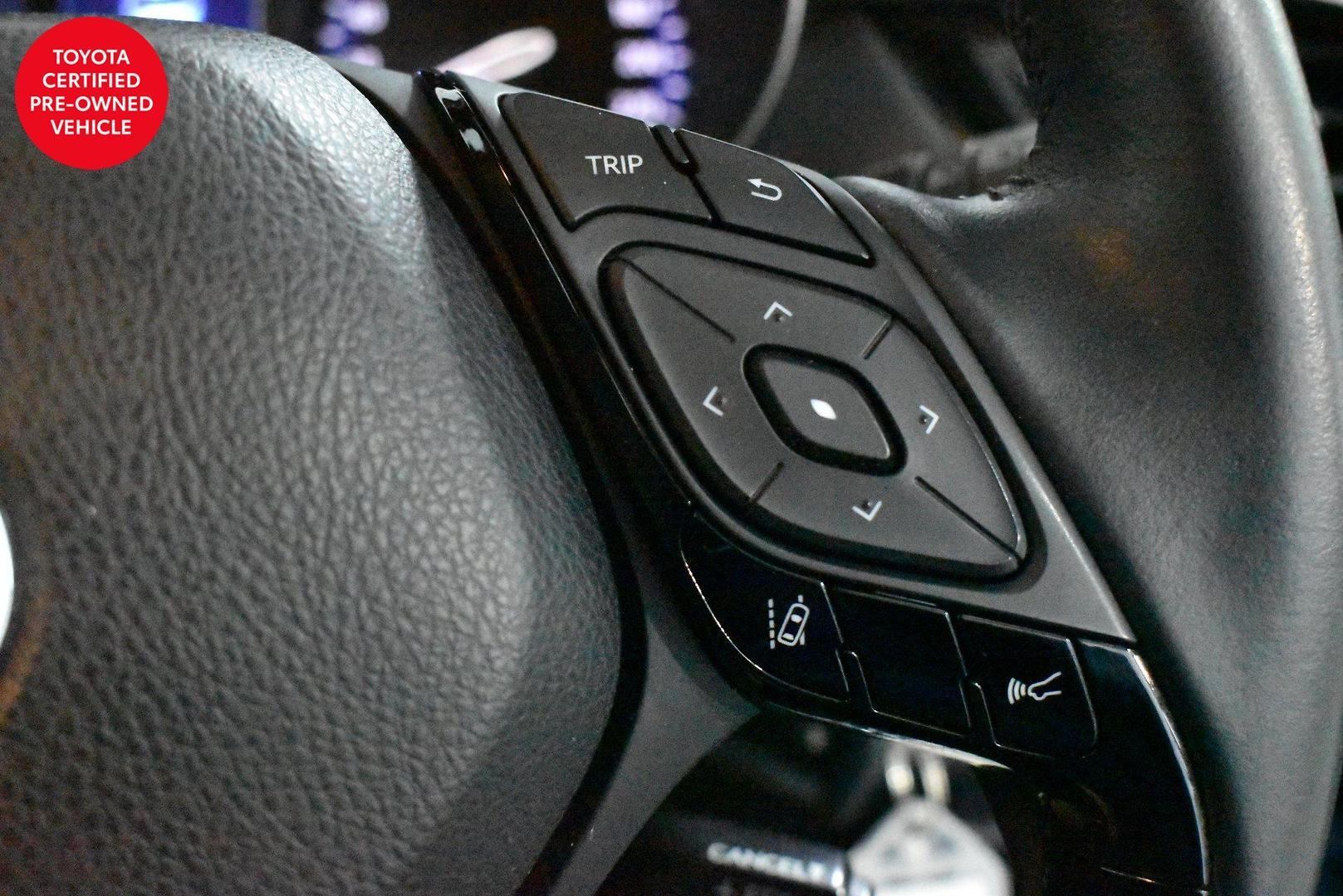 2019 Toyota C-HR — photo 22 of 27