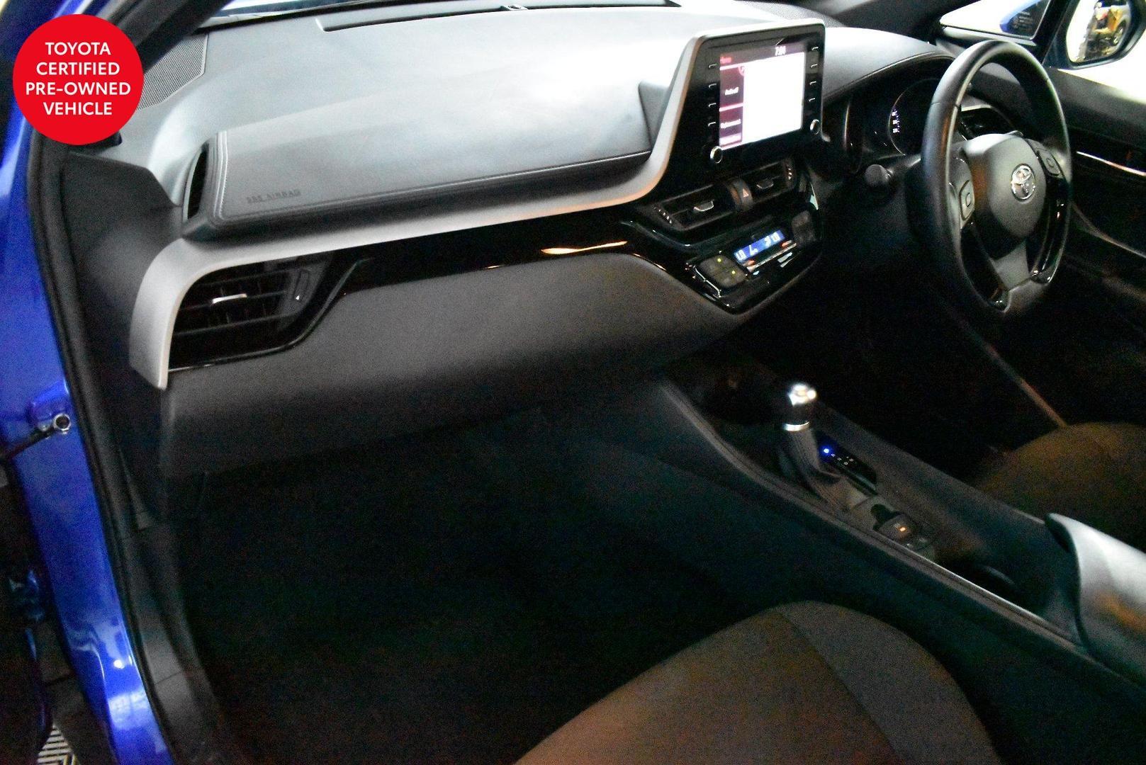 2019 Toyota C-HR — photo 6 of 27