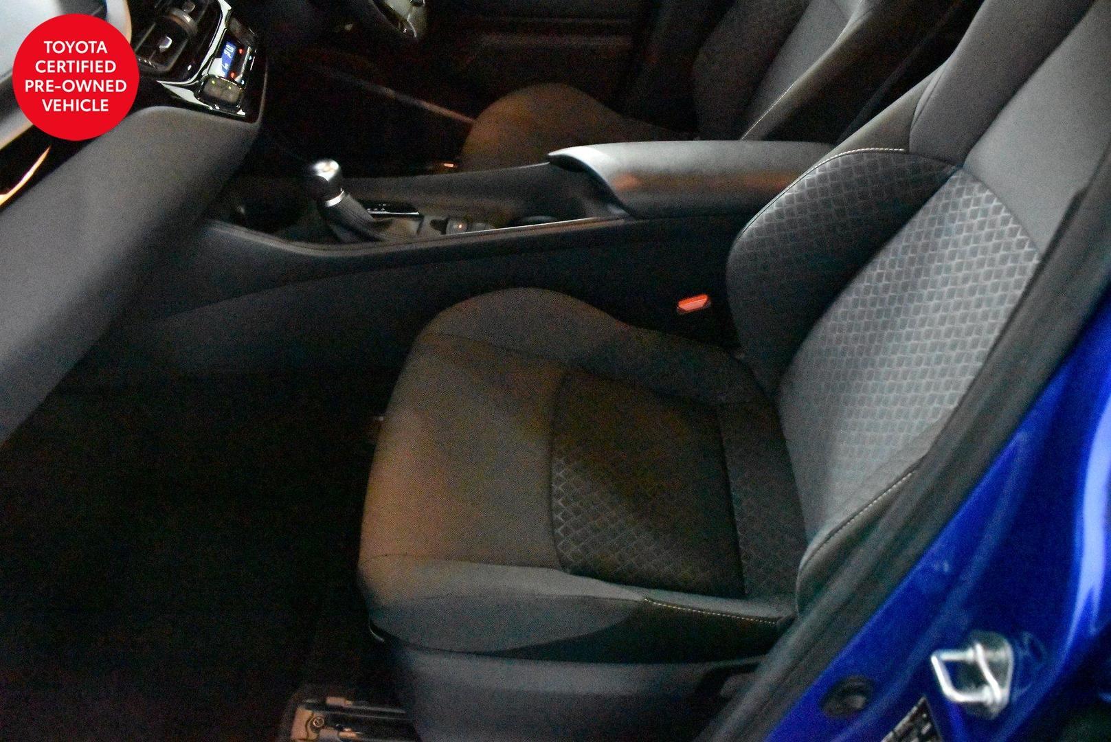 2019 Toyota C-HR — photo 7 of 27