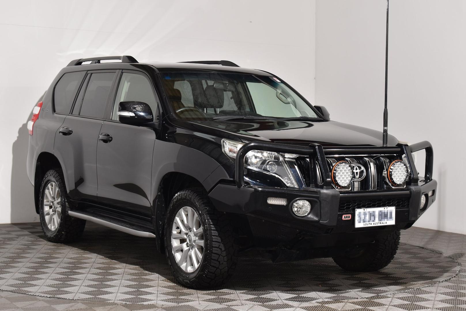 2017 Toyota Landcruiser Prado VX — photo 1
