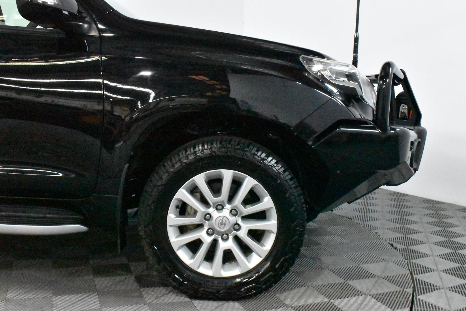2017 Toyota Landcruiser Prado VX — photo 18