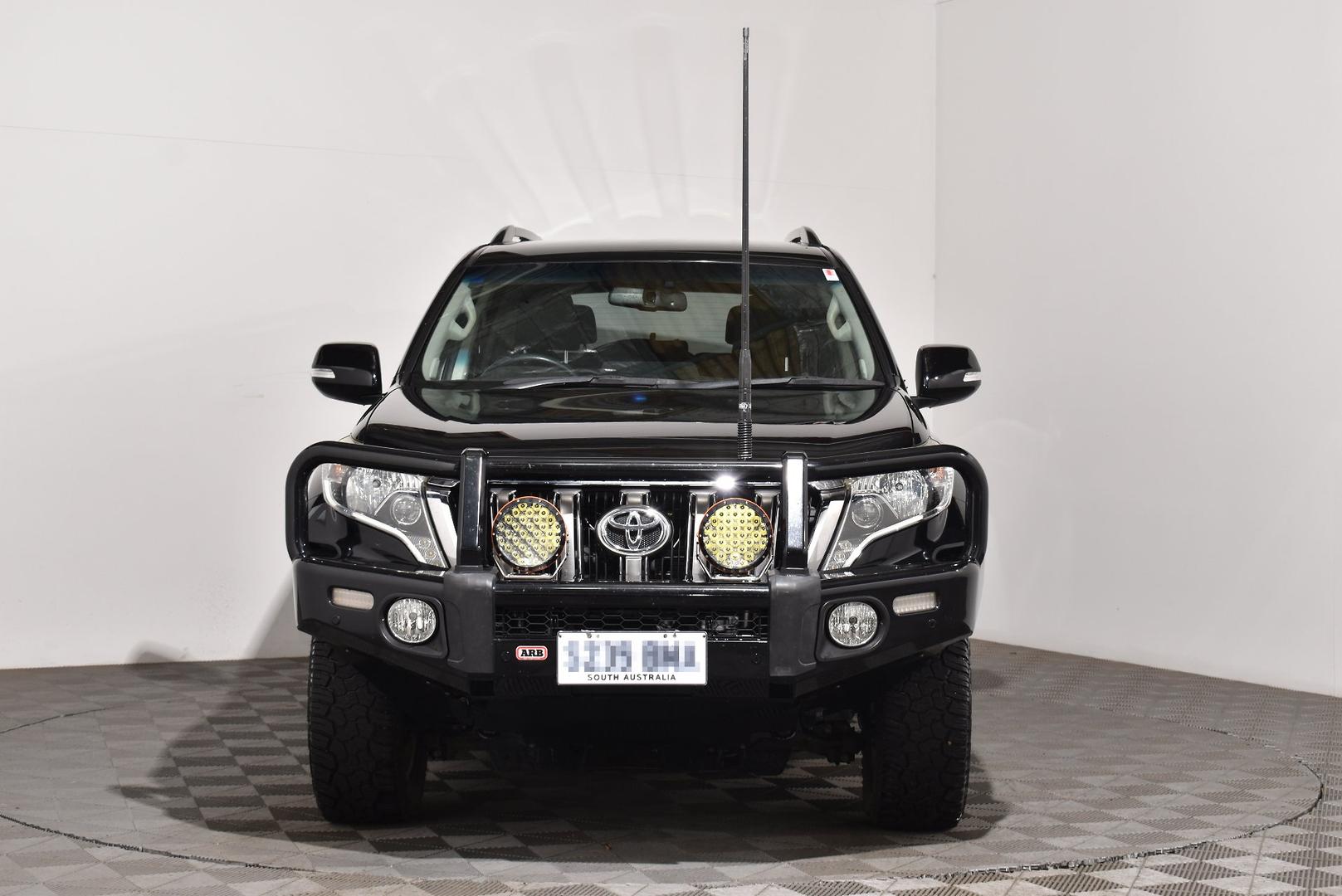 2017 Toyota Landcruiser Prado VX — photo 3