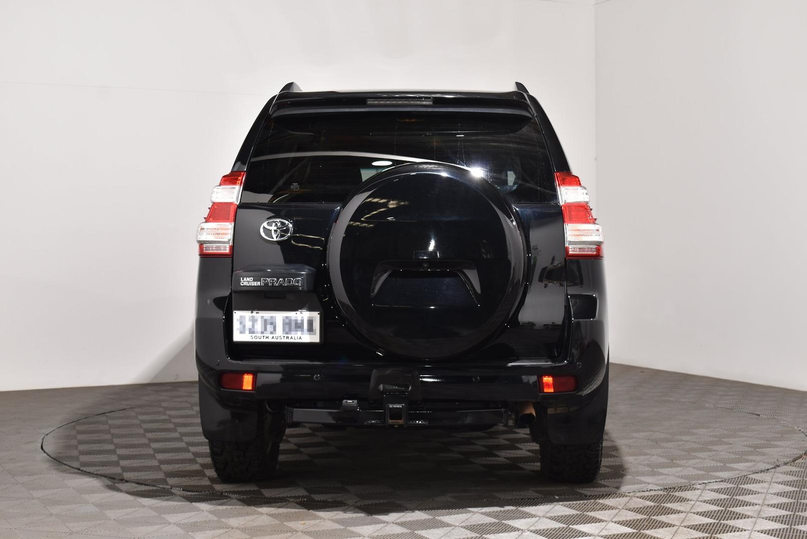 2017 Toyota Landcruiser Prado VX — photo 4