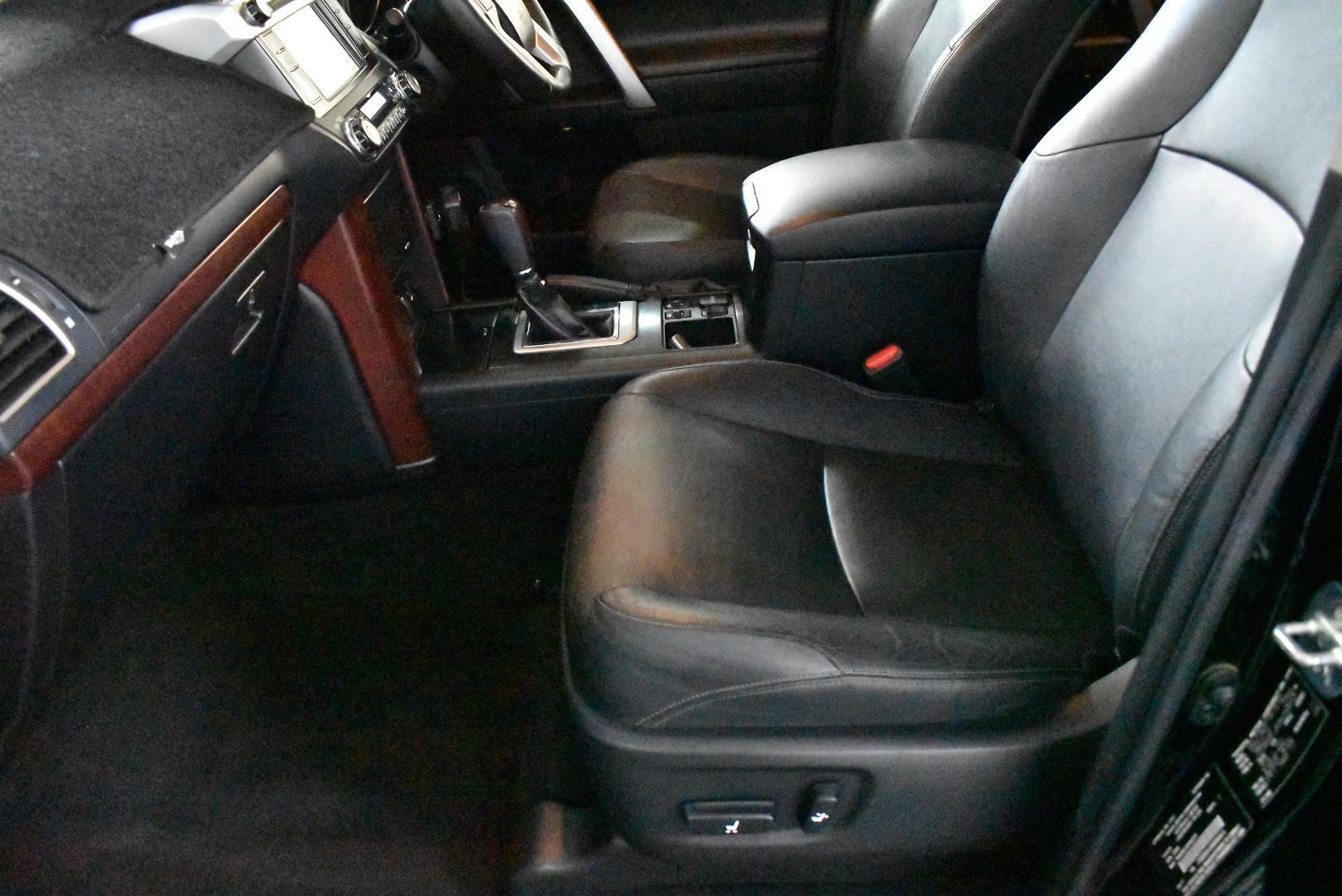 2017 Toyota Landcruiser Prado VX — photo 7