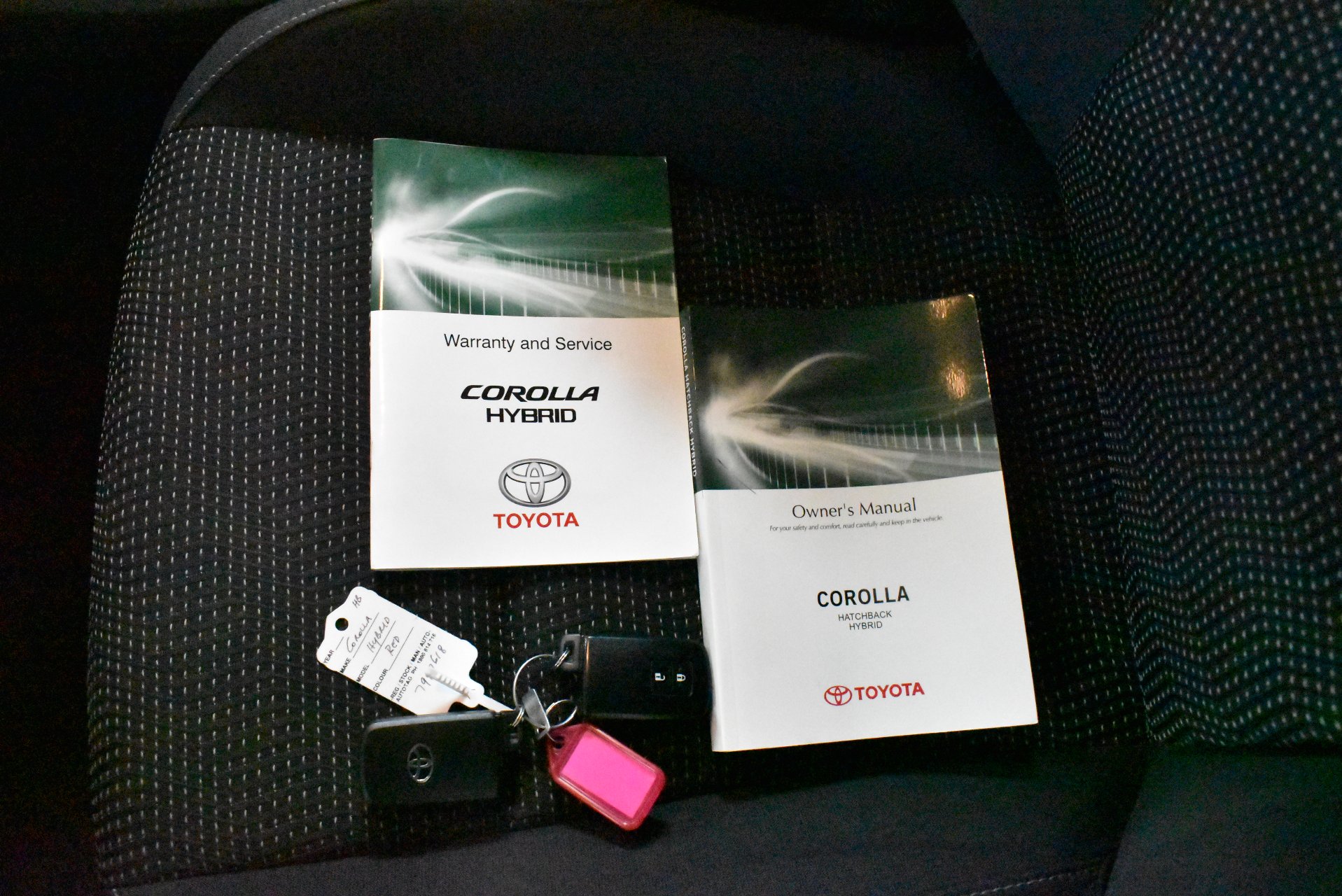 2017 Toyota Corolla Hybrid — photo 27