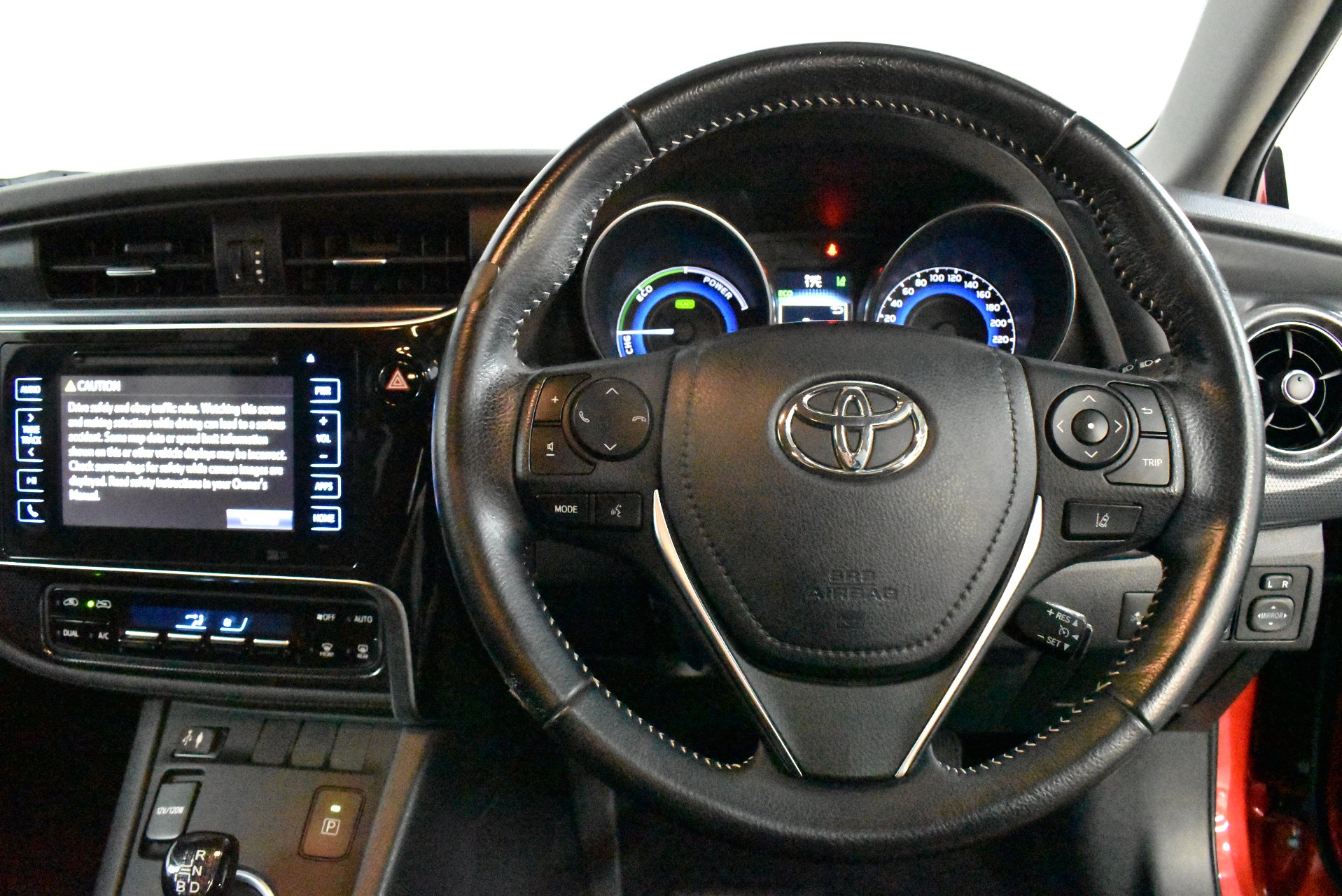 2017 Toyota Corolla Hybrid — photo 5