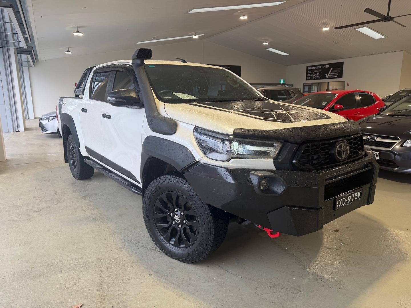 2021 Toyota Hilux Rugged X — photo 1