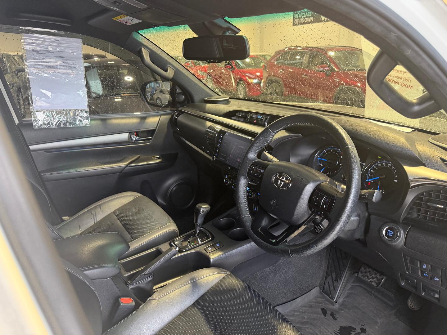 2021 Toyota Hilux Rugged X — photo 8