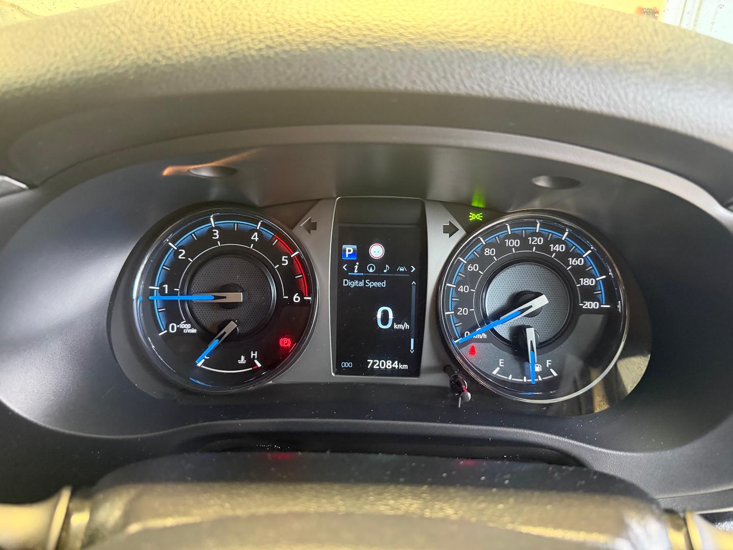2021 Toyota Hilux Rugged X — photo 9
