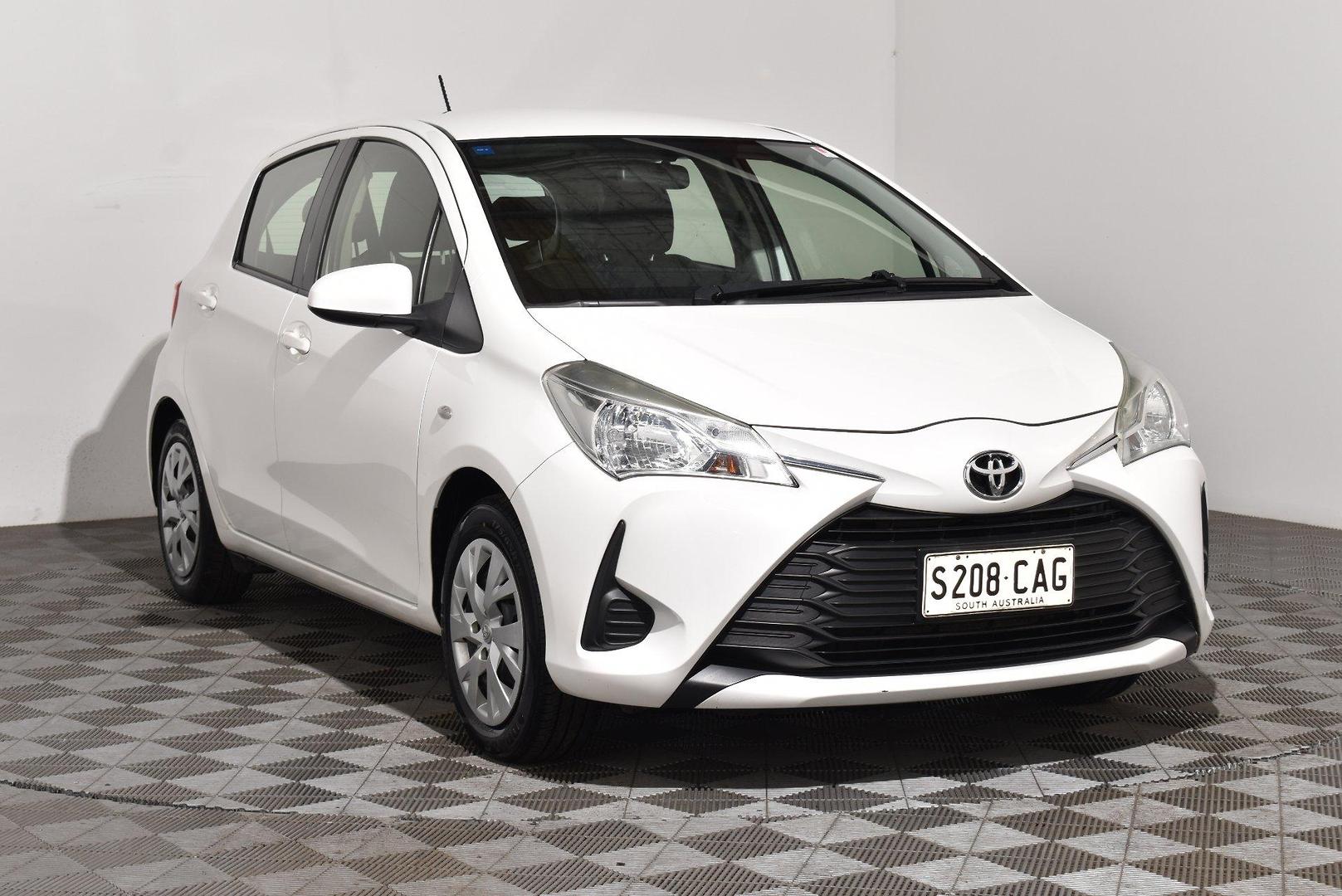 2019 Toyota Yaris Ascent — photo 1