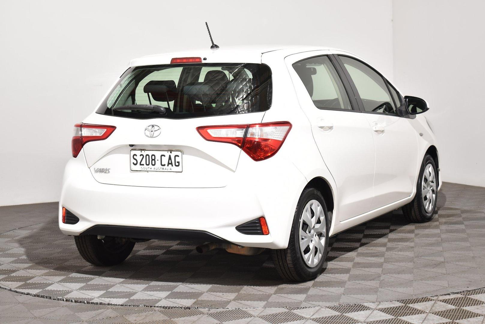 2019 Toyota Yaris Ascent — photo 14