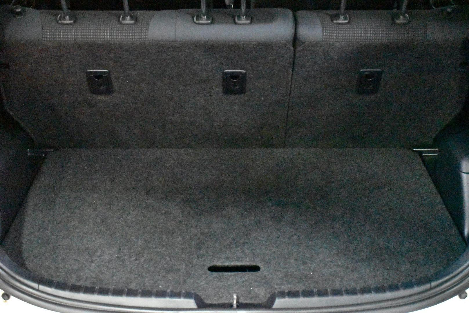 2019 Toyota Yaris Ascent — photo 16