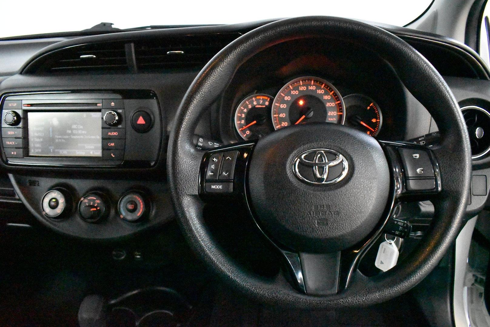 2019 Toyota Yaris Ascent — photo 5
