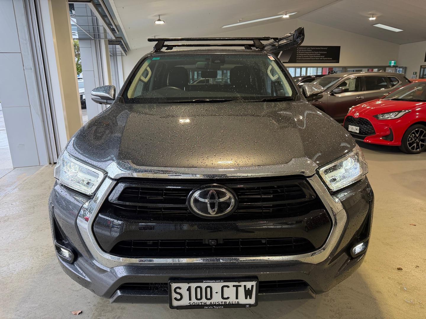 2022 Toyota Hilux SR5 — photo 2