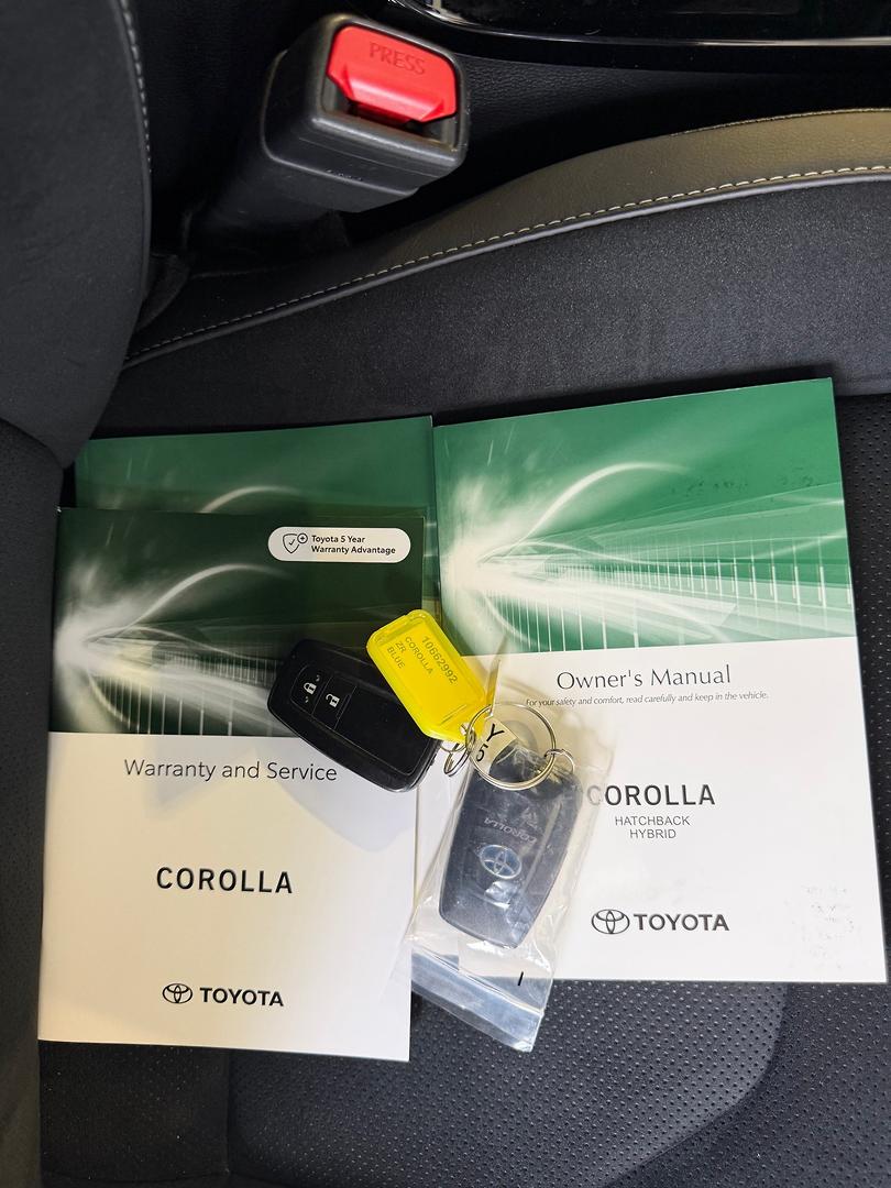 2022 Toyota Corolla ZR Hybrid — photo 11