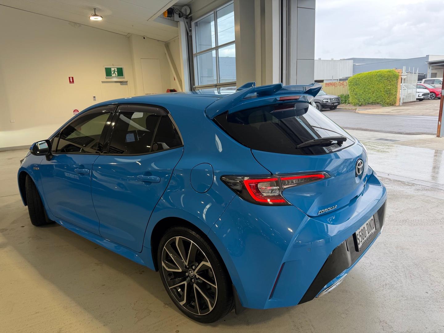 2022 Toyota Corolla ZR Hybrid — photo 2