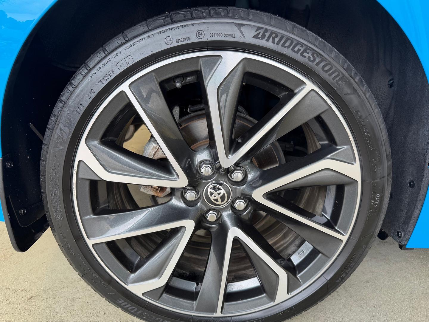 2022 Toyota Corolla ZR Hybrid — photo 6