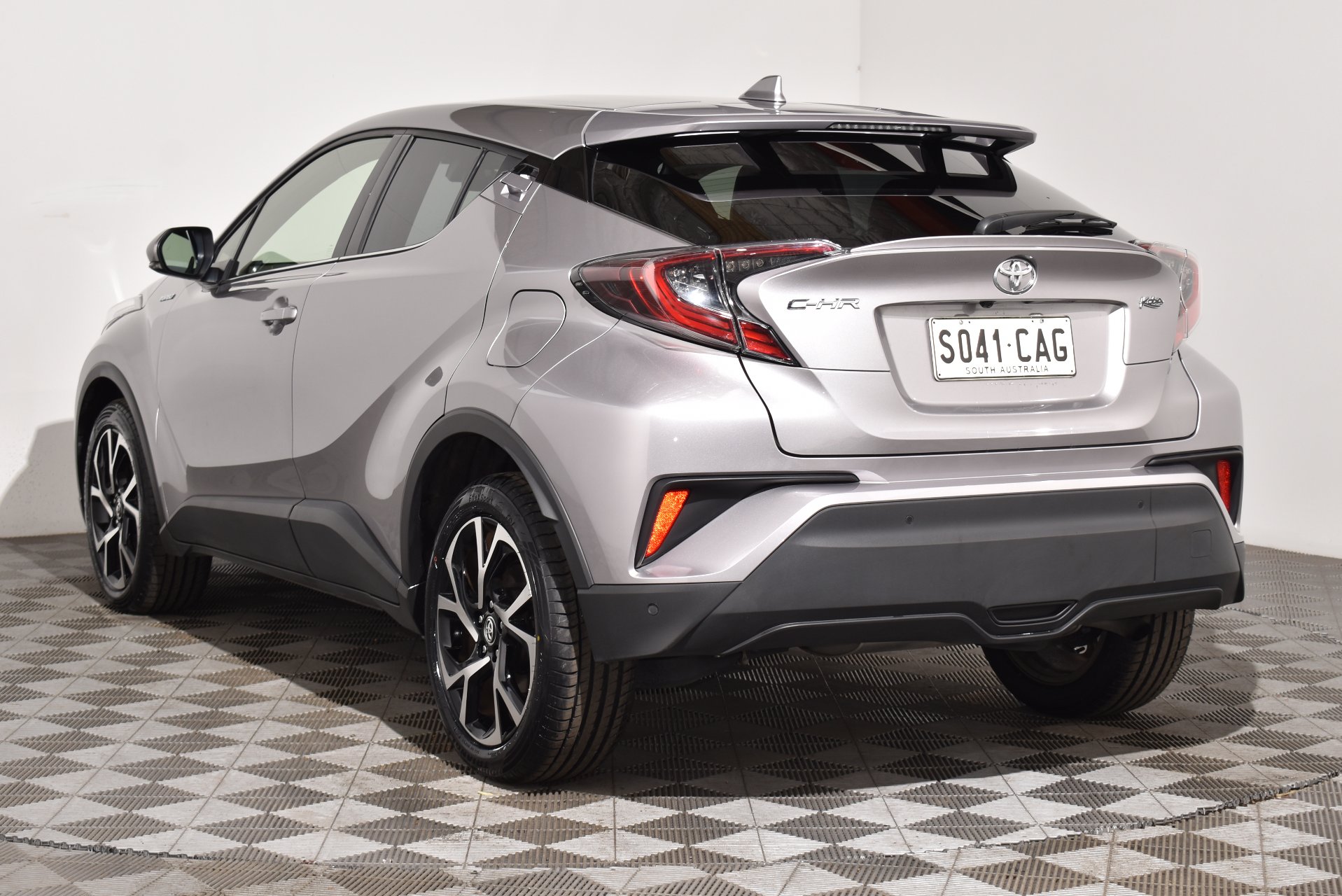 2018 Toyota C-HR Koba — photo 2