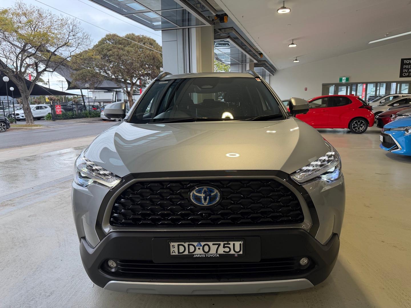 2023 Toyota Corolla Cross GXL — photo 9