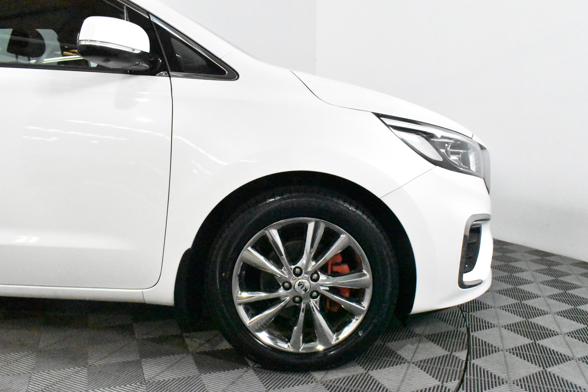 2019 Kia Carnival Platinum — photo 18
