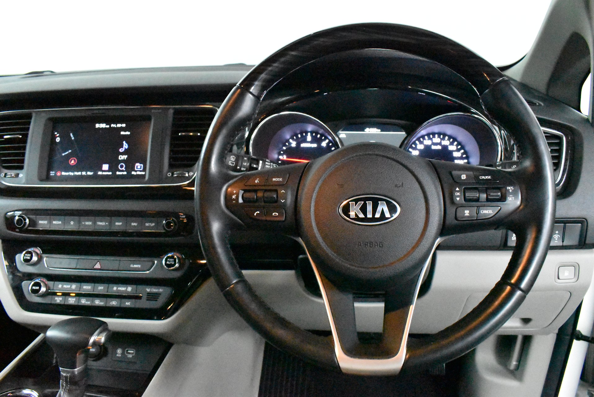 2019 Kia Carnival Platinum — photo 5