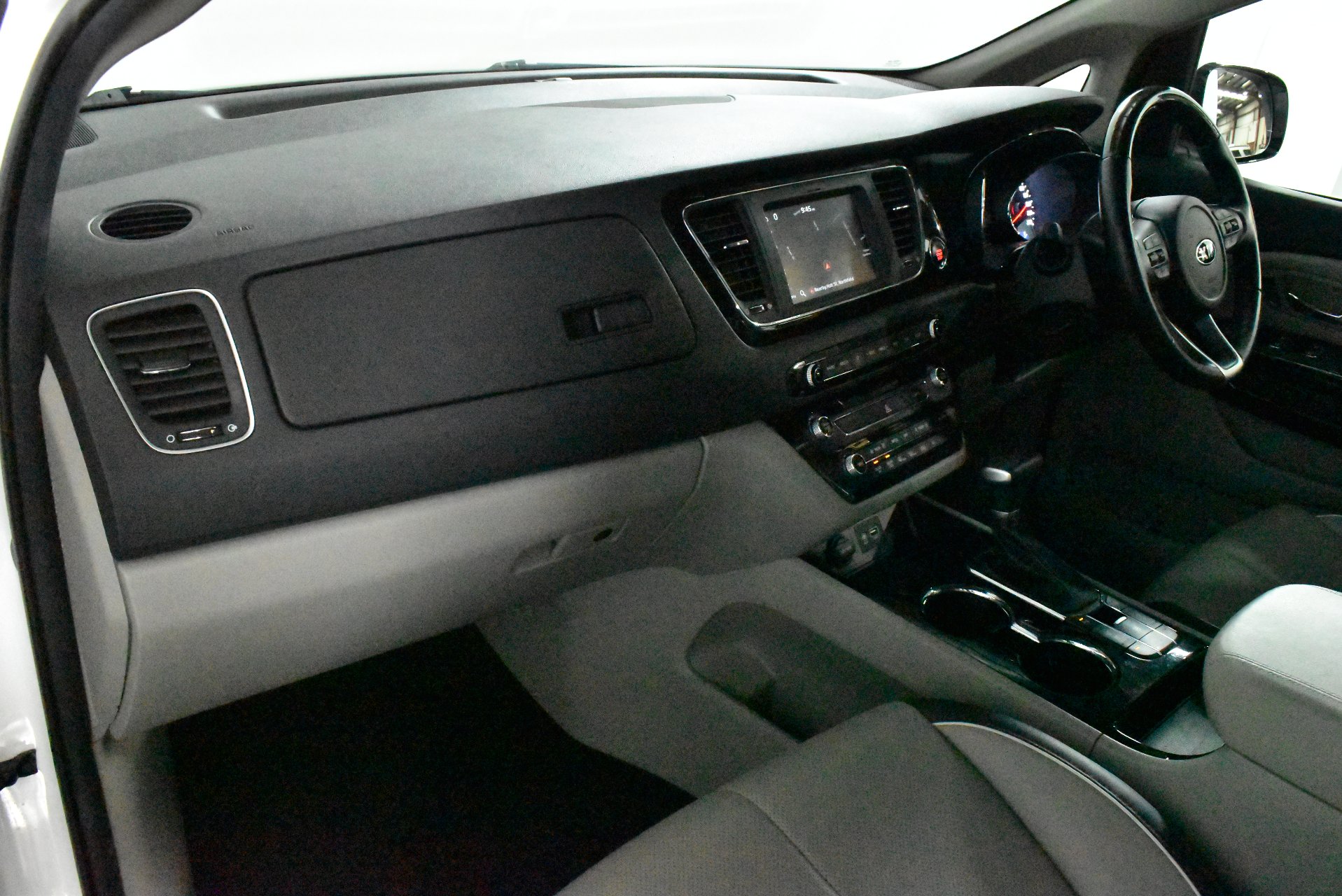 2019 Kia Carnival Platinum — photo 6