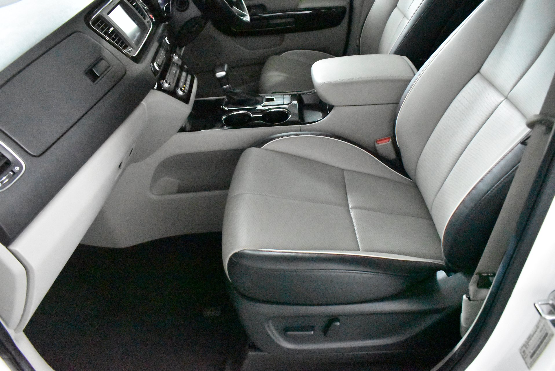 2019 Kia Carnival Platinum — photo 7