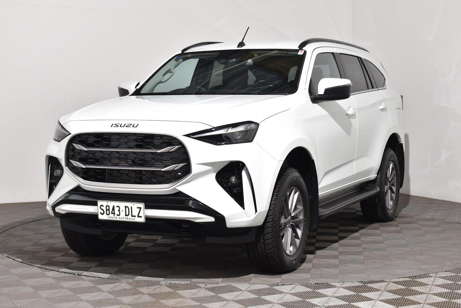 2026 Isuzu MU-X LSU — photo 14