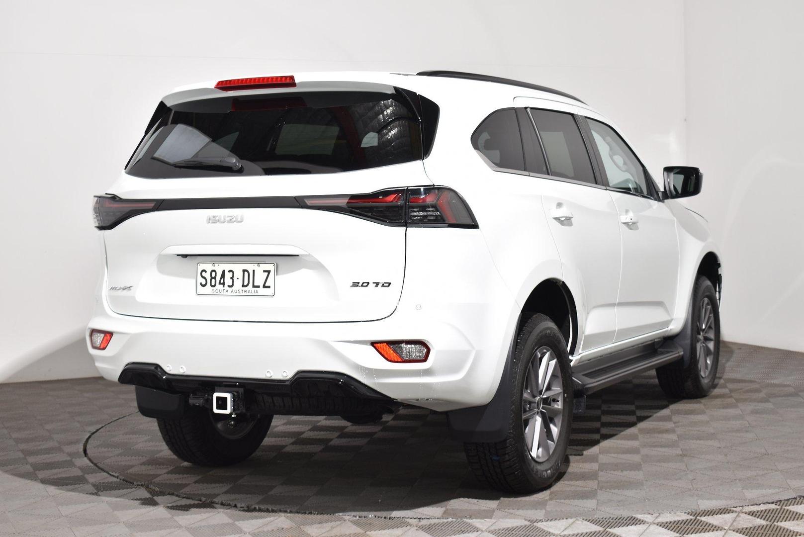 2026 Isuzu MU-X LSU — photo 15
