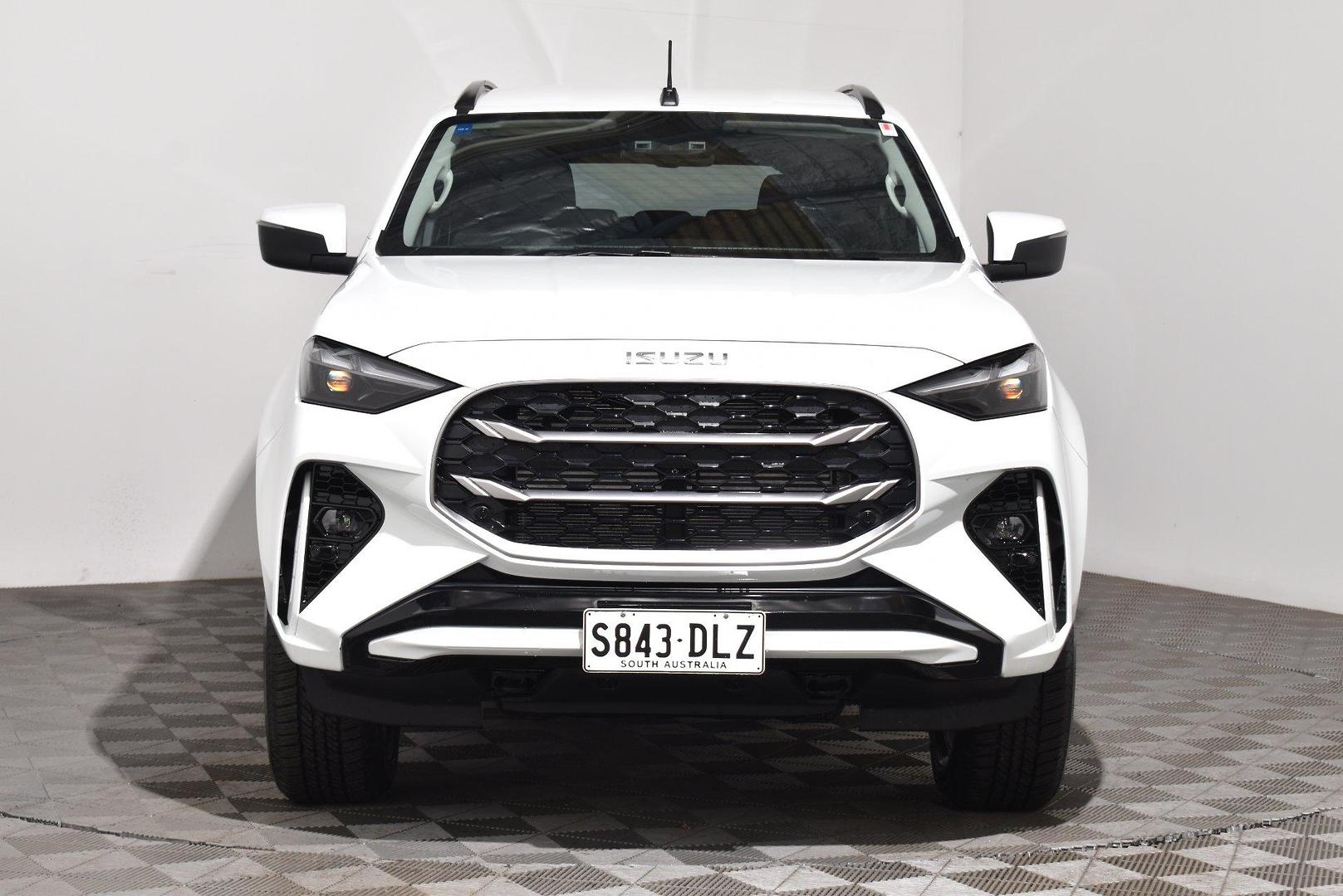 2026 Isuzu MU-X LSU — photo 3