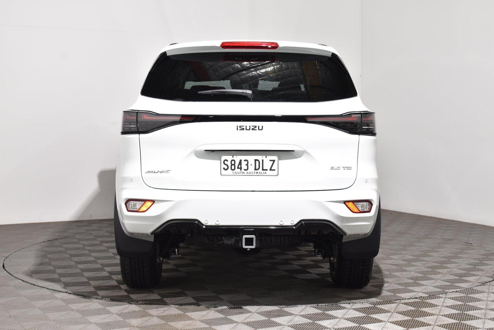 2026 Isuzu MU-X LSU — photo 4
