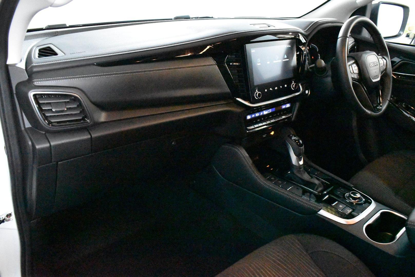 2026 Isuzu MU-X LSU — photo 7