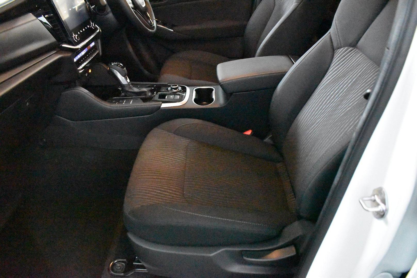 2026 Isuzu MU-X LSU — photo 8
