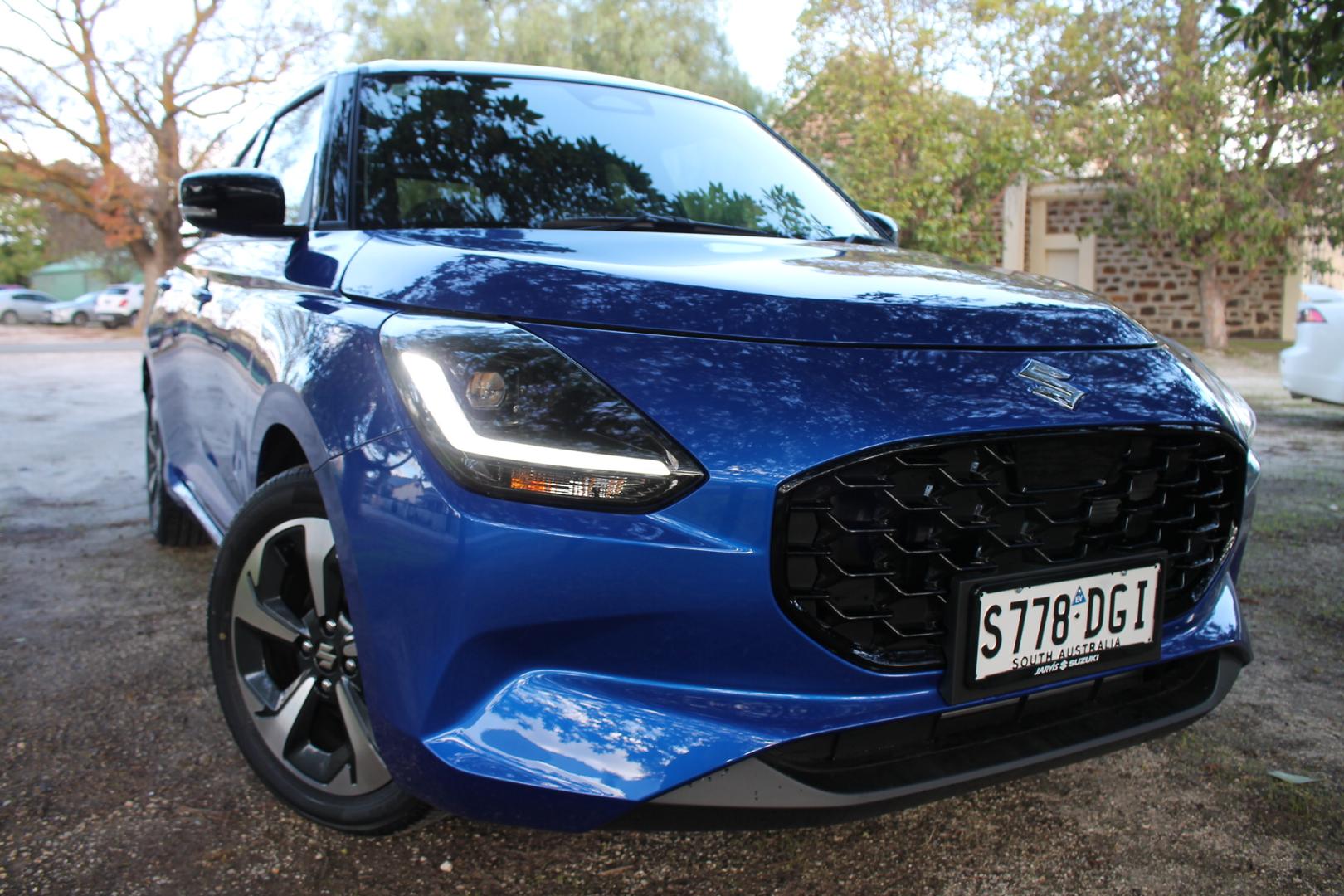 2025 Suzuki Swift Hybrid GLX — photo 1