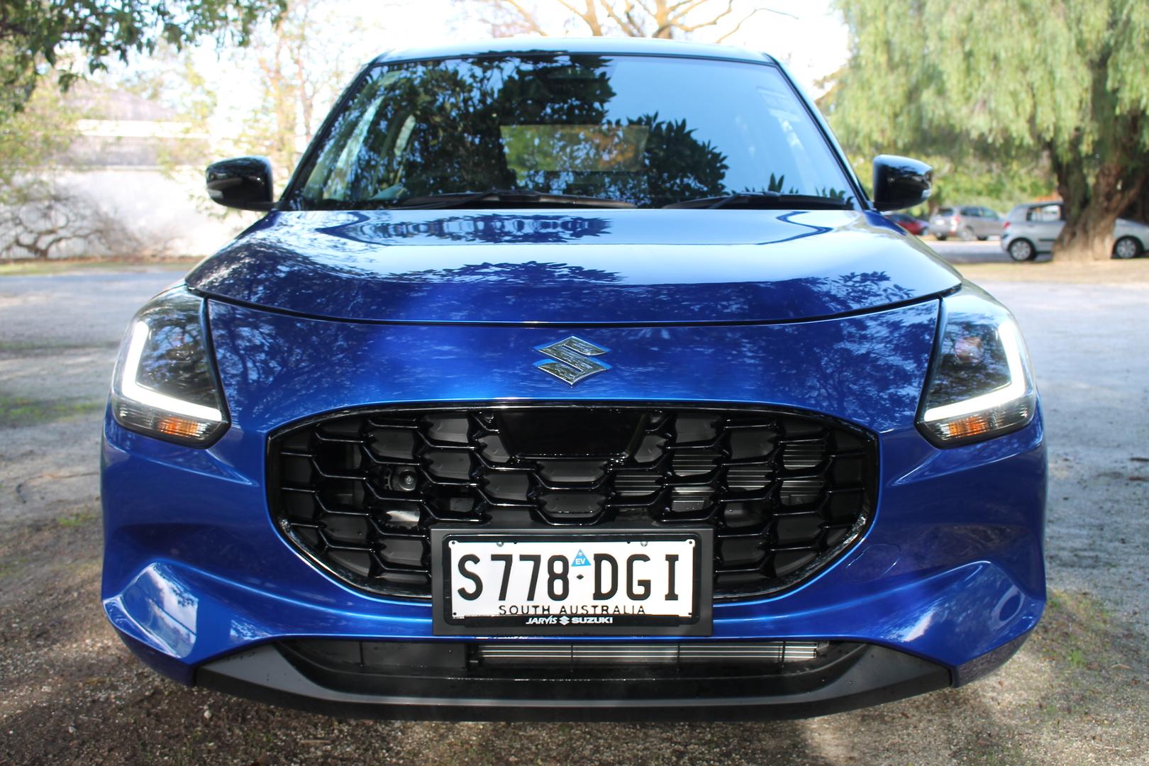 2025 Suzuki Swift Hybrid GLX — photo 2